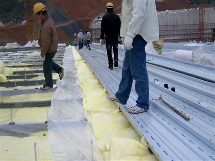 云南安吉县体育馆网架